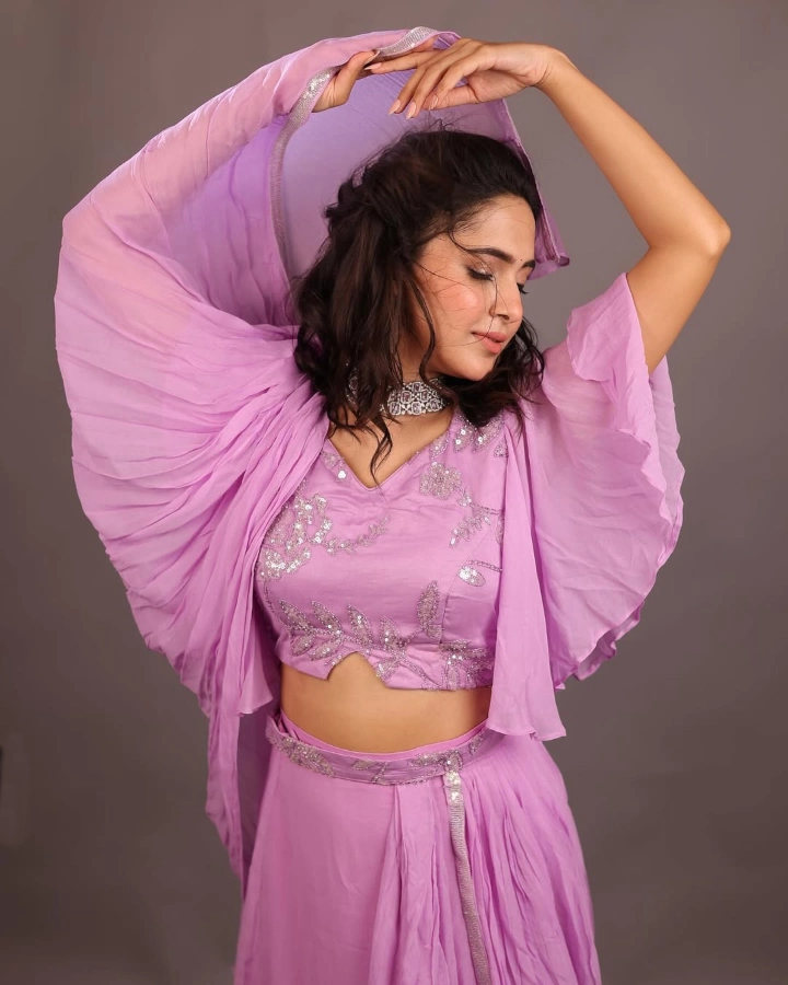 Anushka Sarkate's Cute Pose for Image