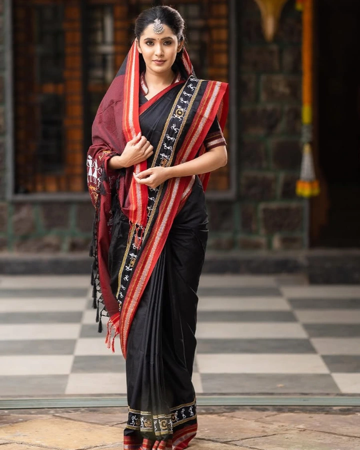 Anushka Sarkate's Fabulous Indian Look