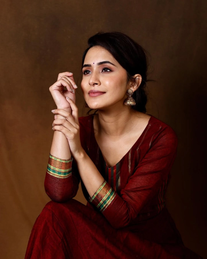 Anushka Sarkate's Hot Looks in Indian Attire