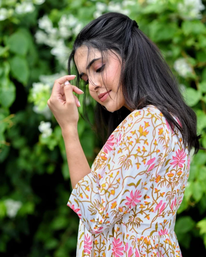 Anushka Sarkate's Long Hair