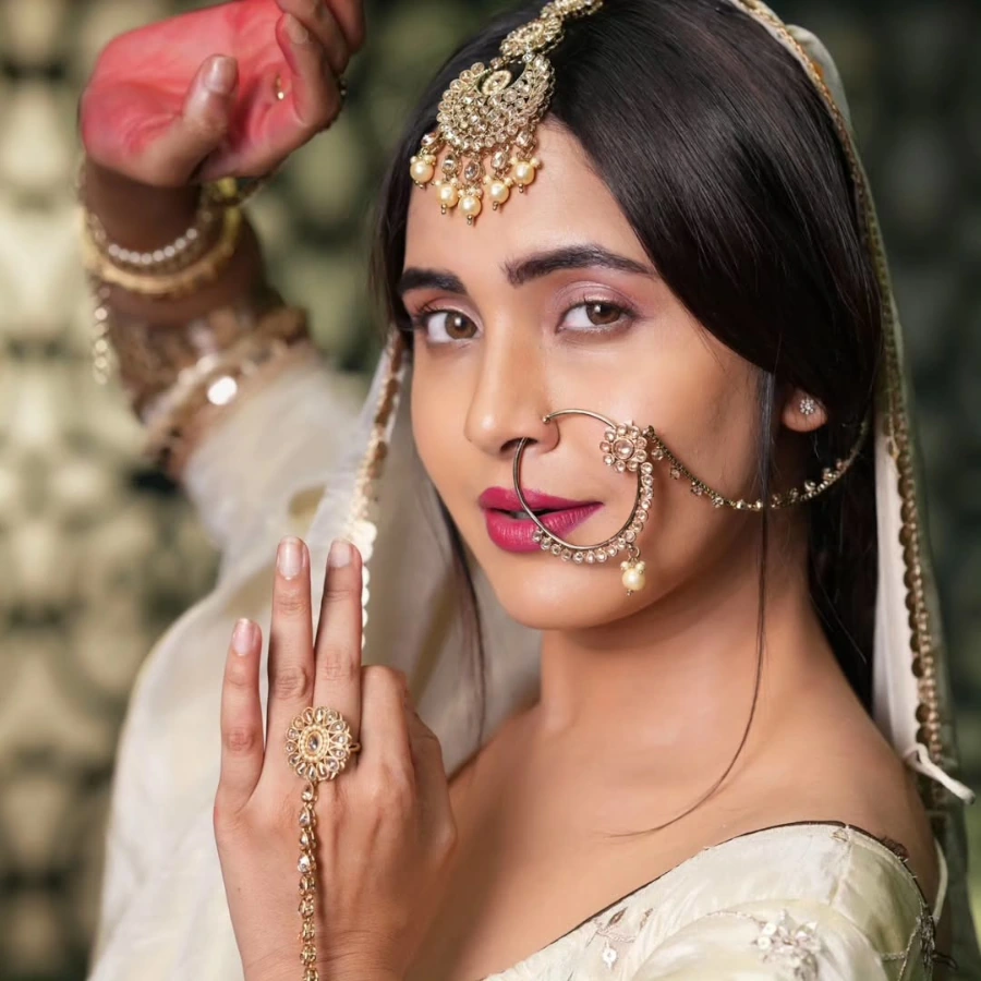 Anushka Sarkate's Pretty Face