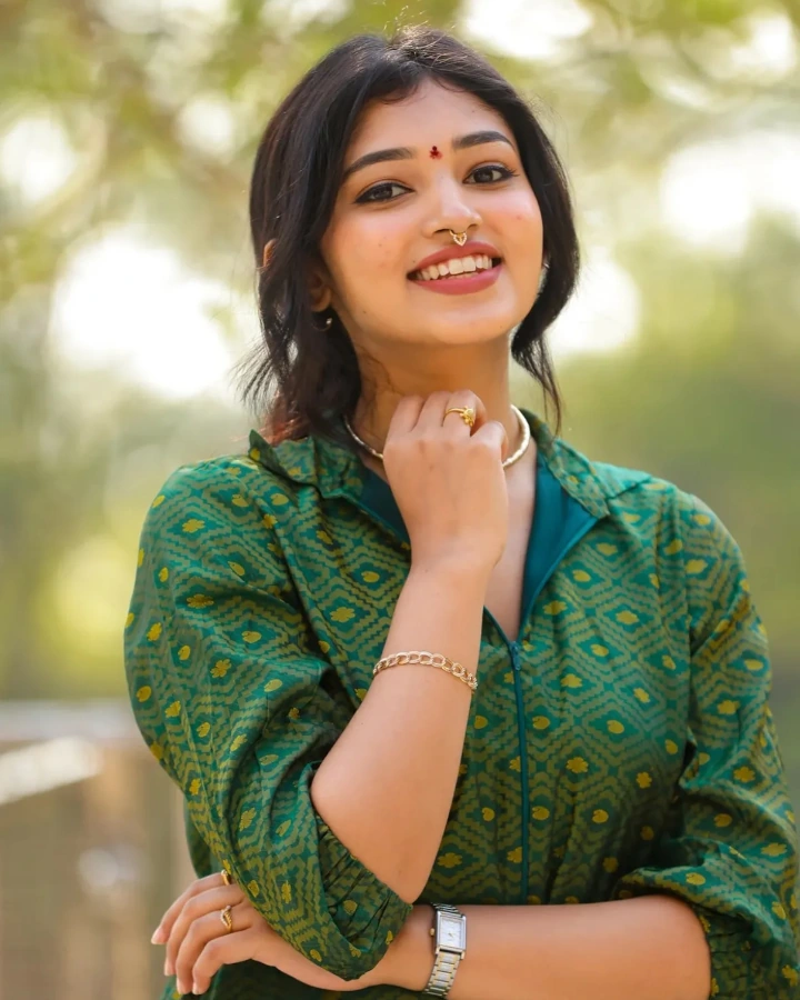 Rachana Inder has beautiful Dark Brown eyes