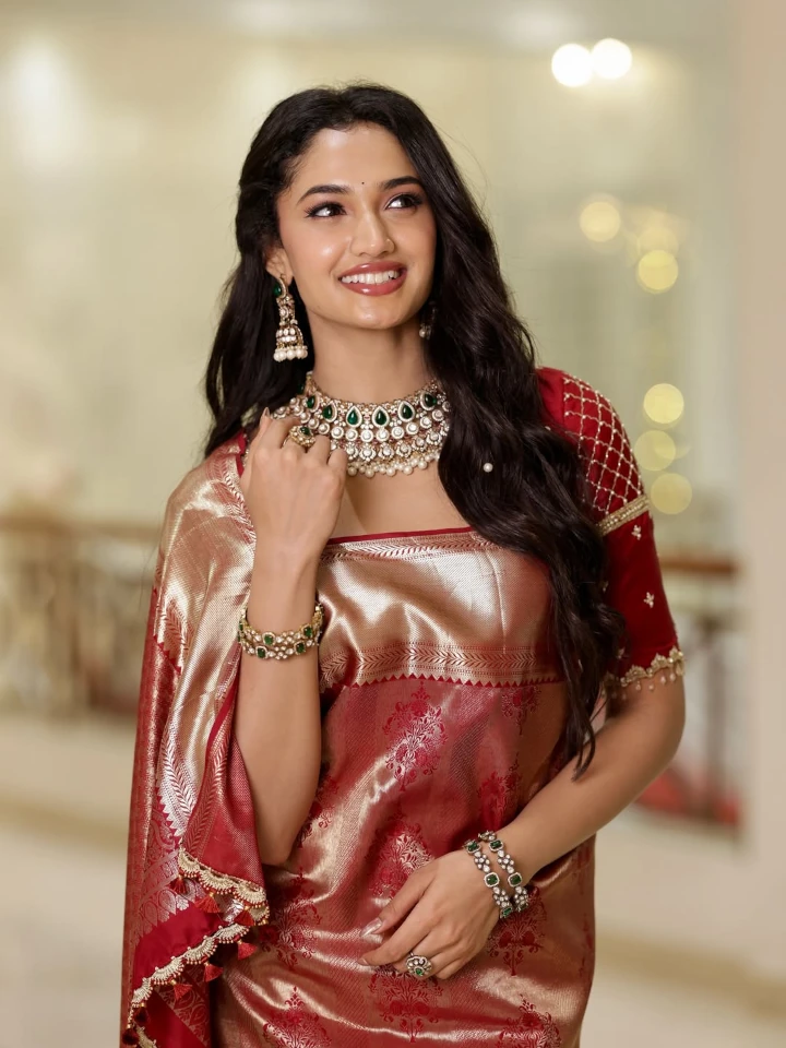 Reeshma Nanaiah Saree Image