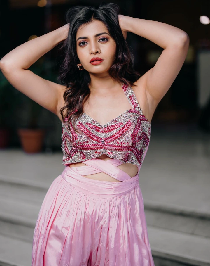 Ruchira Jadhav Facebook Images