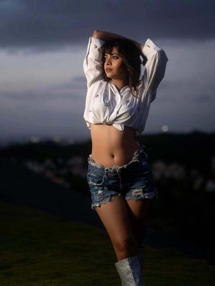 Ruchira Jadhav Navel