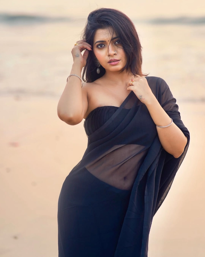 Ruchira Jadhav Spending Quality Time on Beach