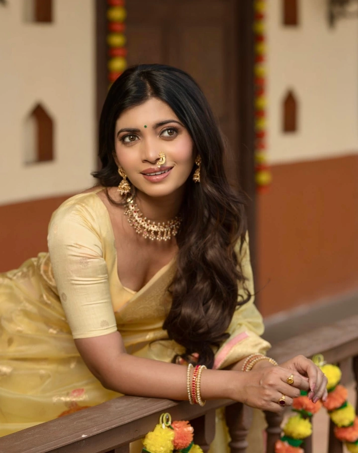 Ruchira Jadhav in Marathi Music & Film Industry