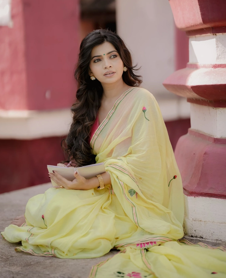 Ruchira Jadhav's Pretty Looks