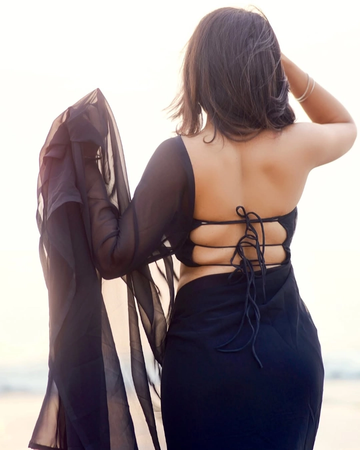 Ruchira Jadhav's beautiful back