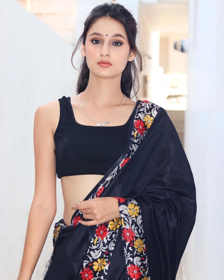 Samridhi Puri Facebook Images