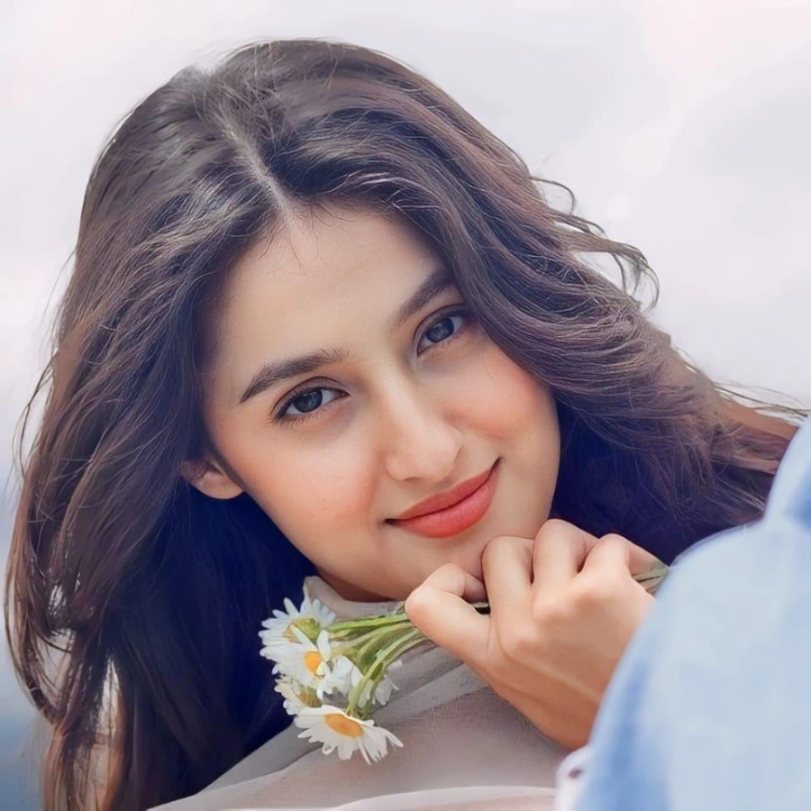 Samridhi Puri's Fabulous Eyes