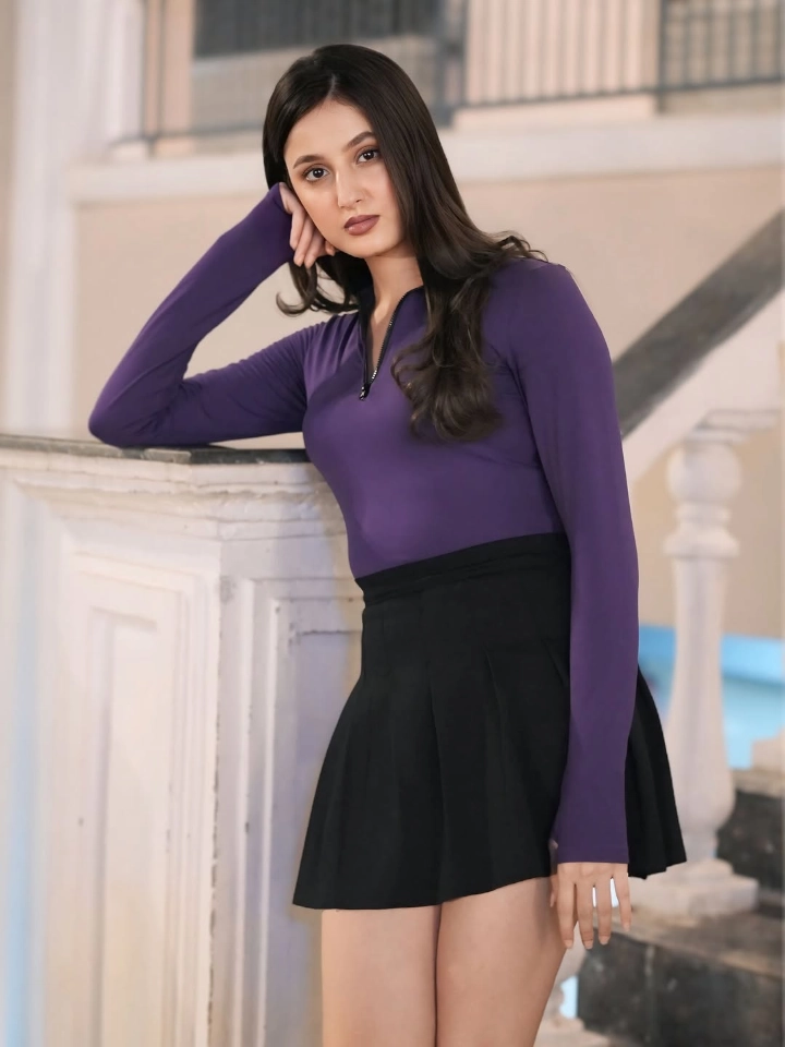 Samridhi Puri's Gorgeous Legs & Thighs