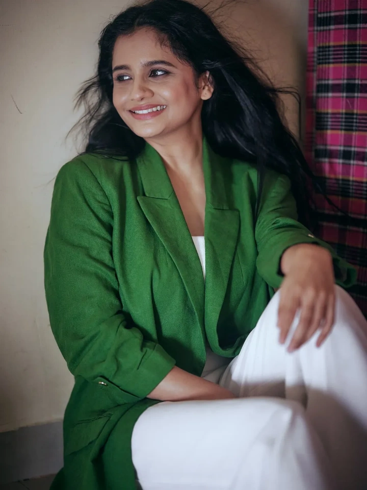 Sharvari Jog Twitter