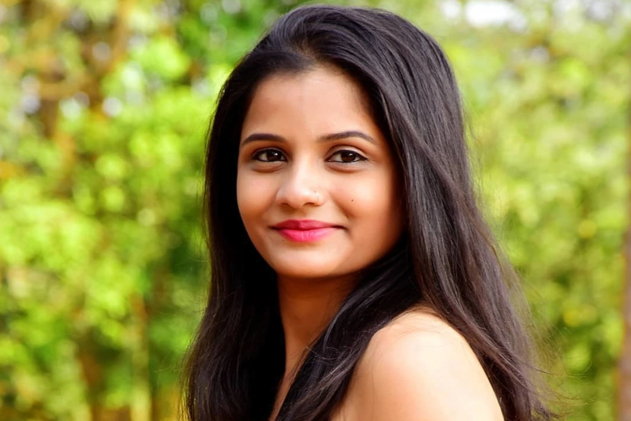 Sharvari Jog (Marathi Television Actress) Age, Biography, Boyfriend, Marriage, Husband, Family, TV Shows, Films, Web-series, Music Videos & More