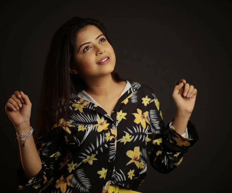 Tanvi Mundle Instagram