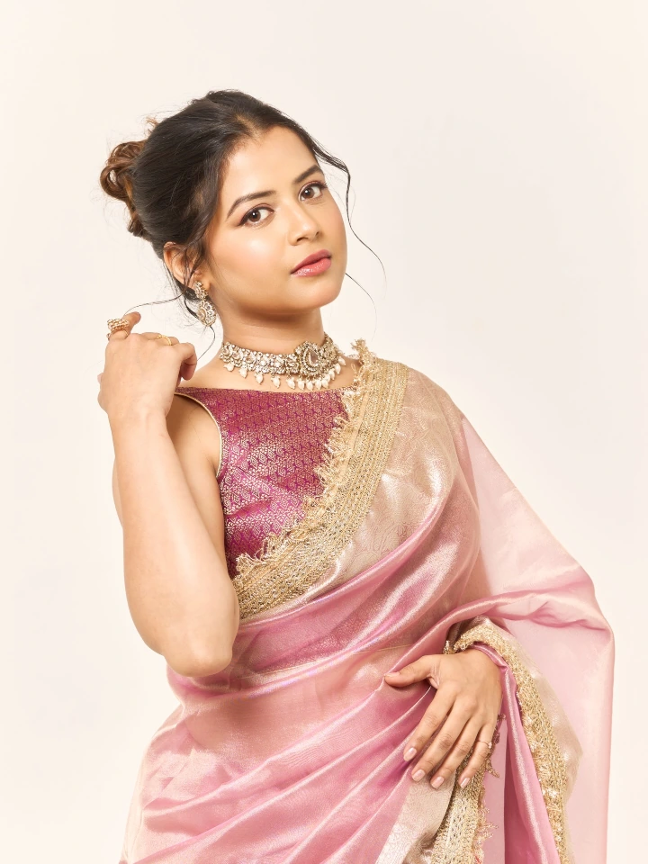 Tanvi Mundle belongs to a Hindu Family