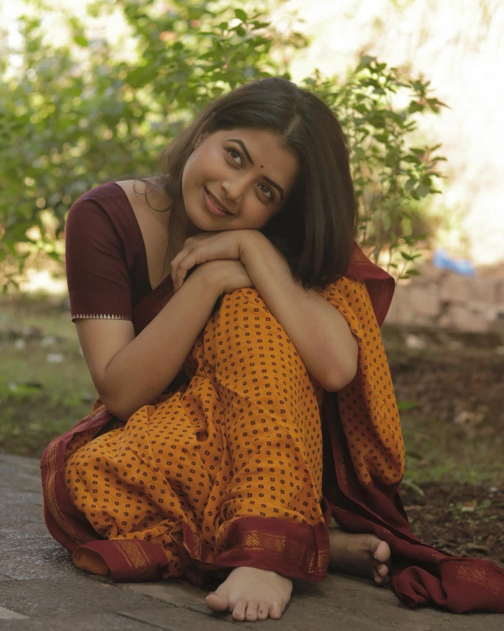 Tanvi Mundle in an Extremely Lovely Maharashtrian Look