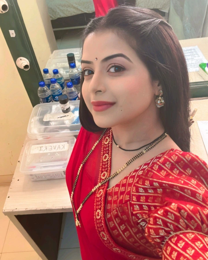 Tanvi Mundle in an Extremely Lovely Marathi Look