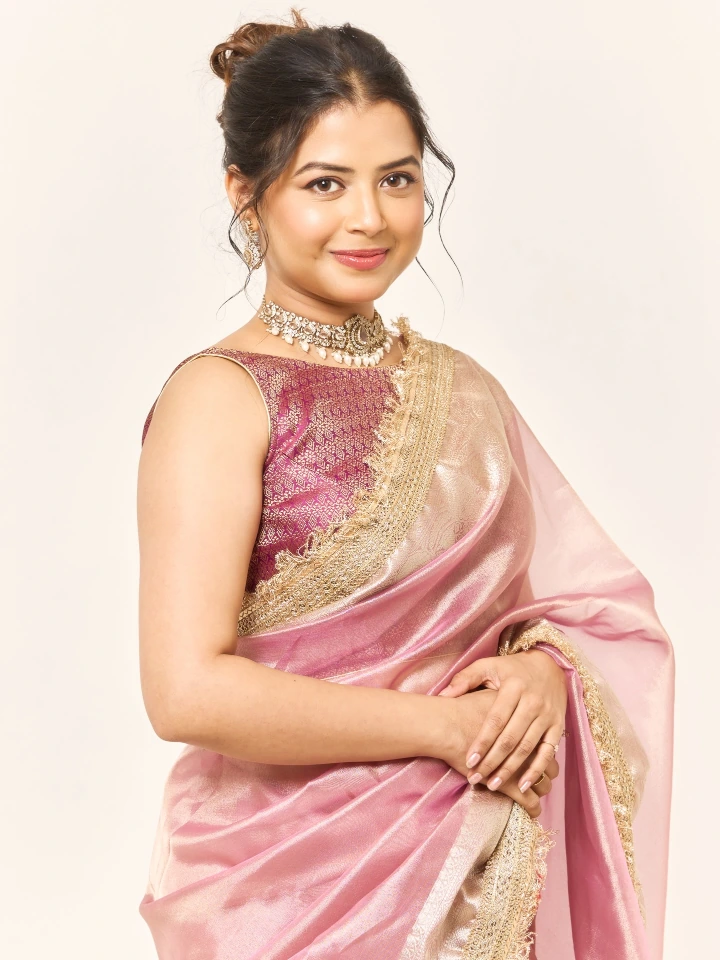 Tanvi Mundle is also very fond of imitation jewellery and shoes