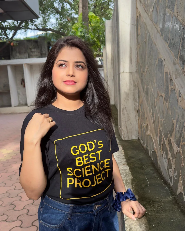 Tanvi Mundle was born on 9 March 1997