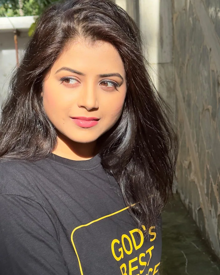 Tanvi Mundle's Gorgeous Looks