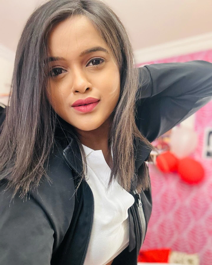 Chinmayee Salvi Facebook