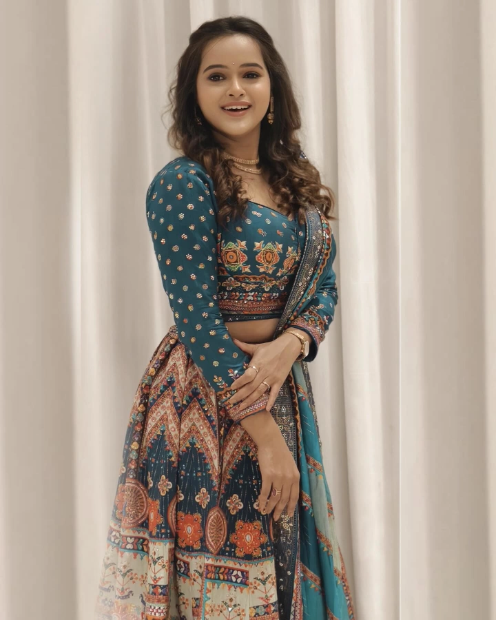 Chinmayee Salvi Height