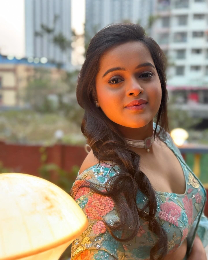 Chinmayee Salvi Hot
