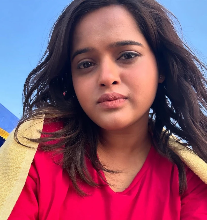 Chinmayee Salvi Instagram