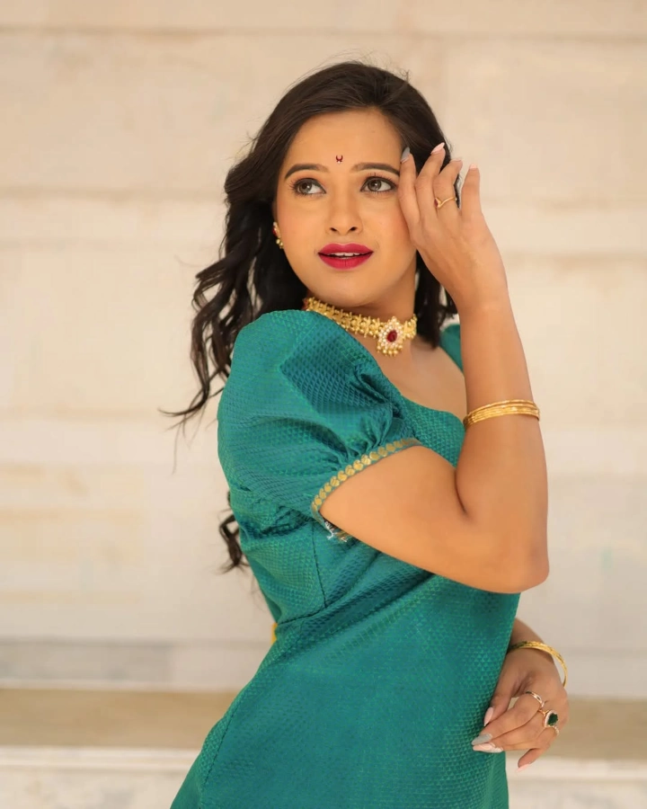 Chinmayee Salvi Model