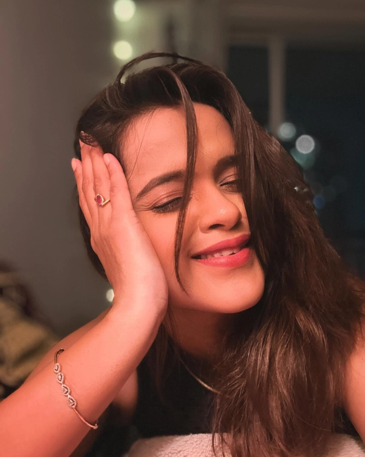 Chinmayee Salvi's Hot Cleavage