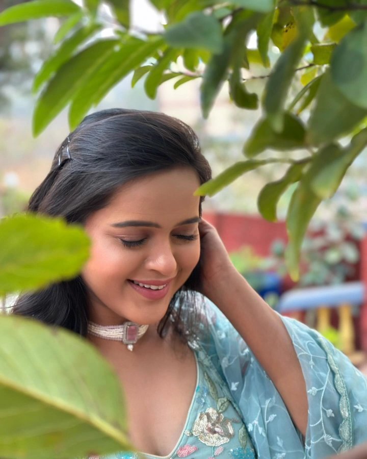 Chinmayee Salvi's Hottest Looks