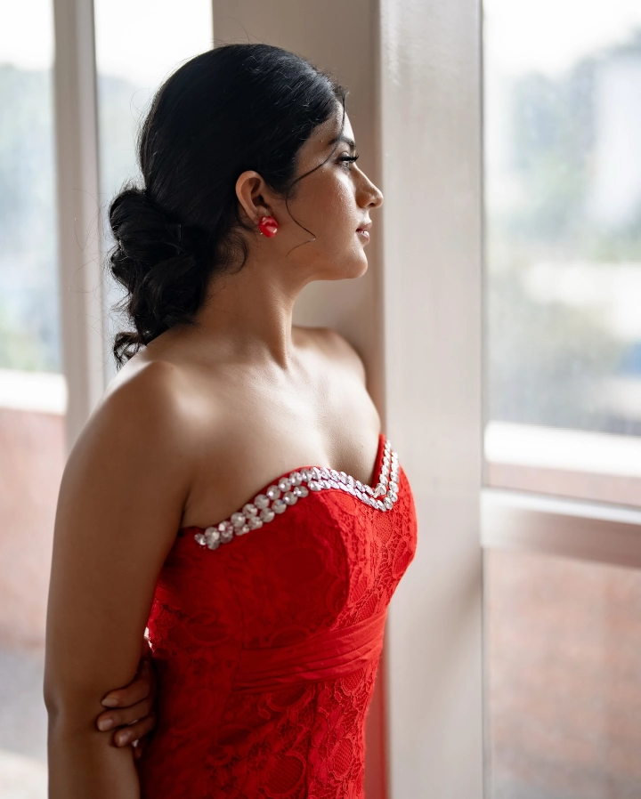 Megha Shetty's Hot Cleavage