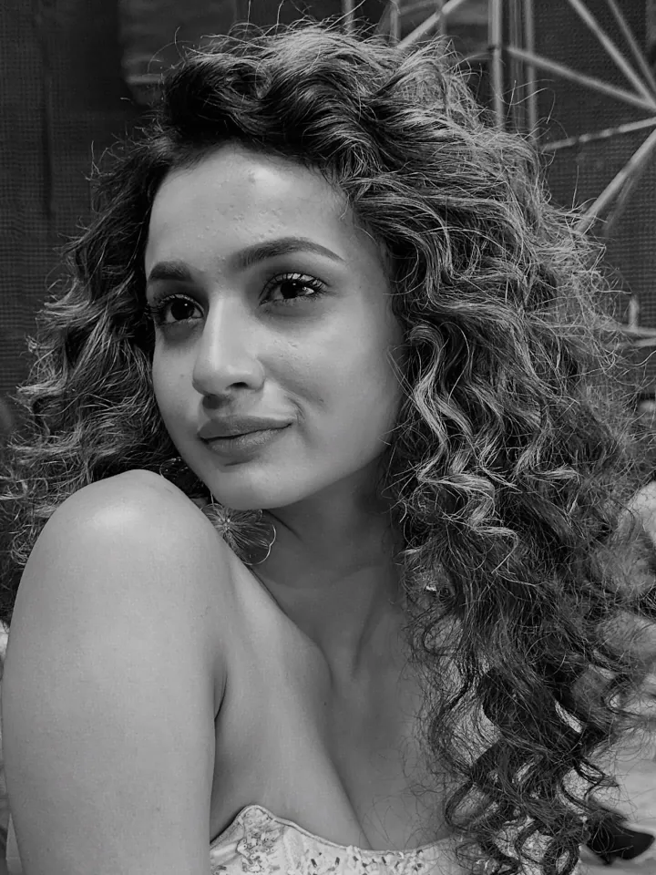 Nandini Dutta's Latest Beautiful Backless Image