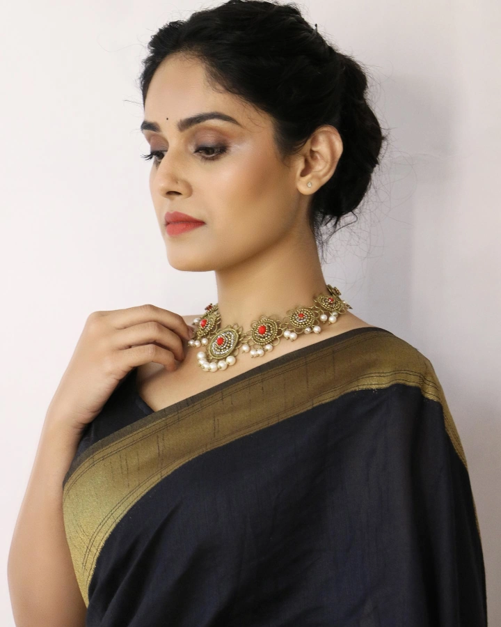 Pallavi Patil in Beautiful Black Saree