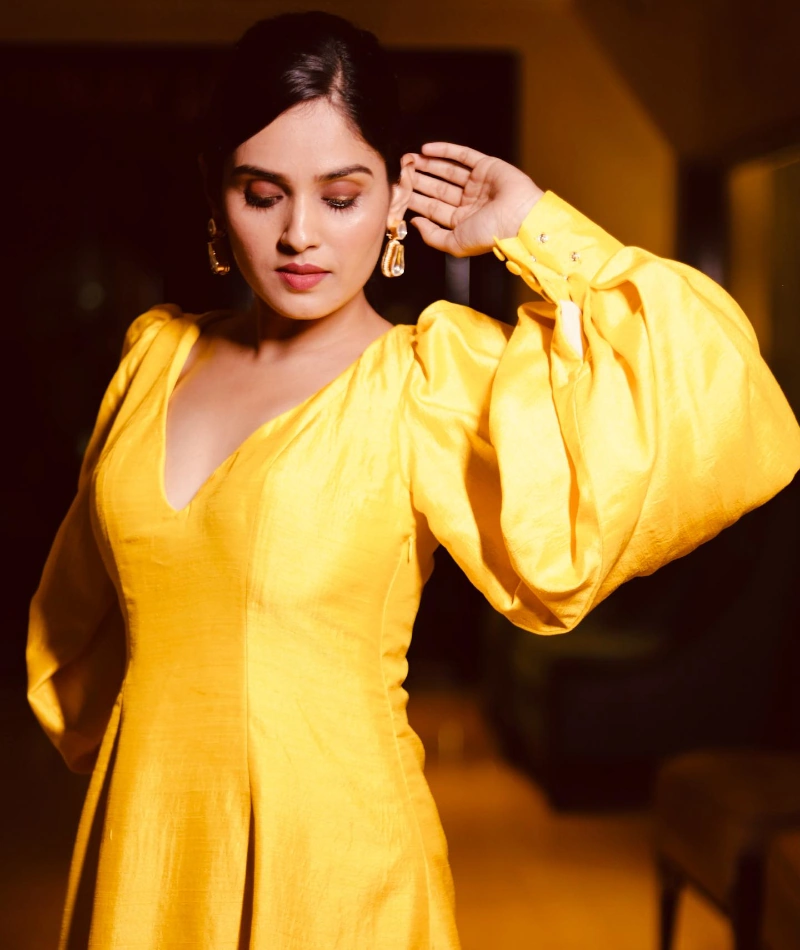 Pallavi Patil in Tu Tithe Asave