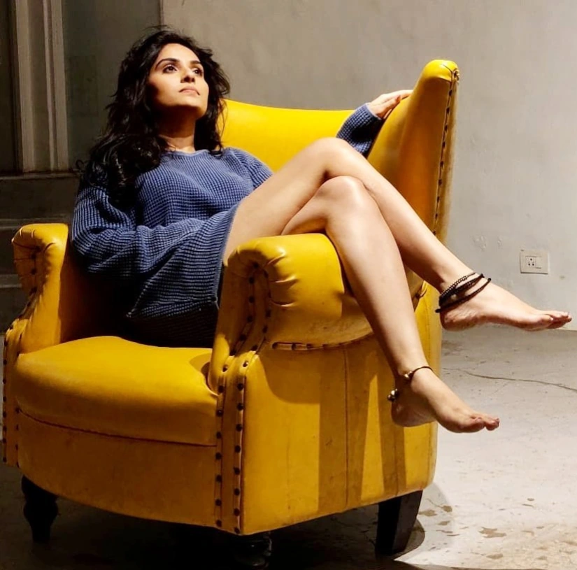 Pallavi Patil's Gorgeous Legs & Thighs