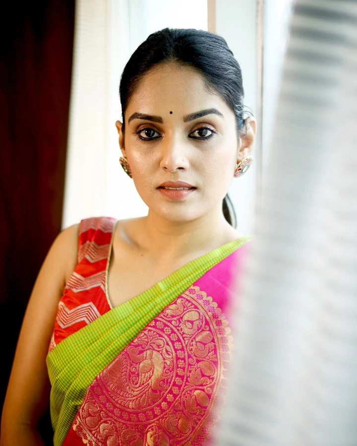 Pallavi Patil's Hot Looks in Indian Attire