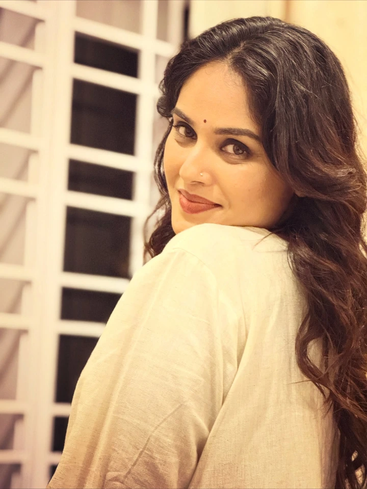 Pallavi Patil's Long Hair