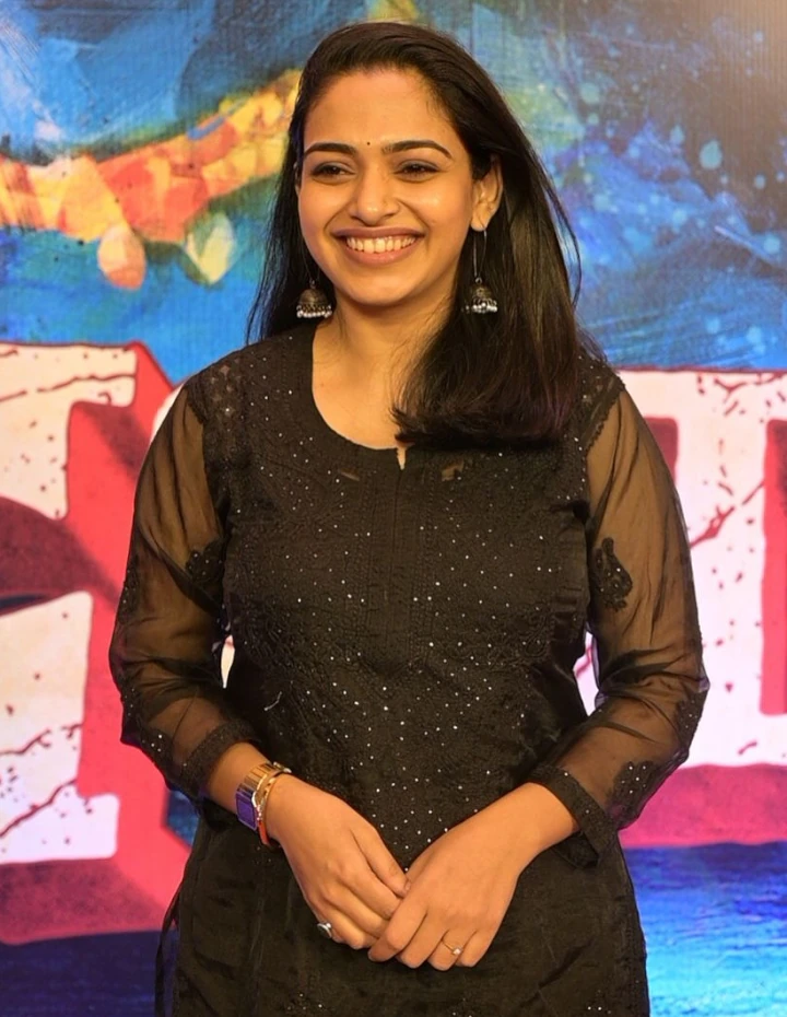 Pratiksha Shivankar Facebook Images