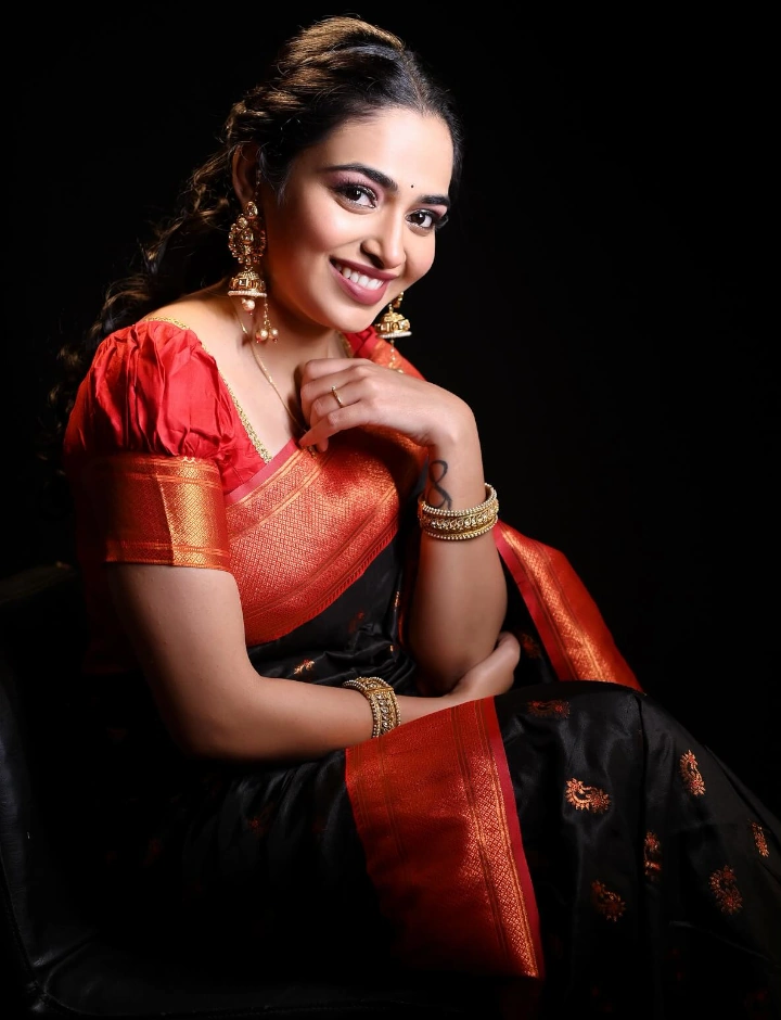 Pratiksha Shivankar's Hottest Looks