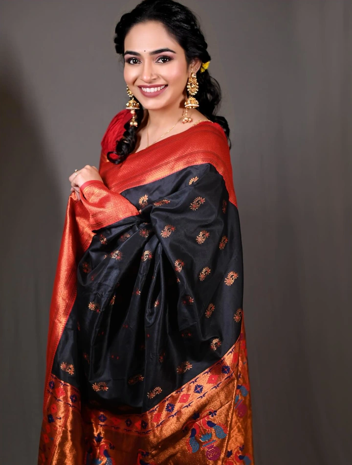 Pratiksha Shivankar's Pretty Looks