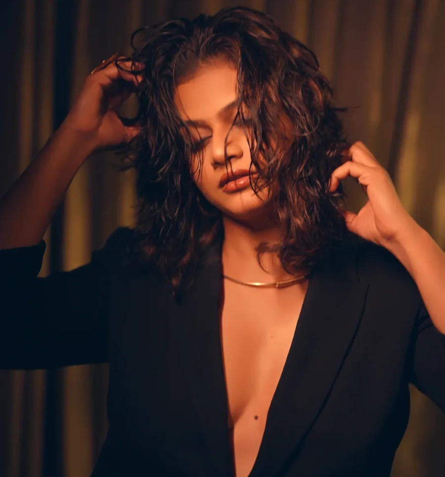 Purva Kaushik Hot