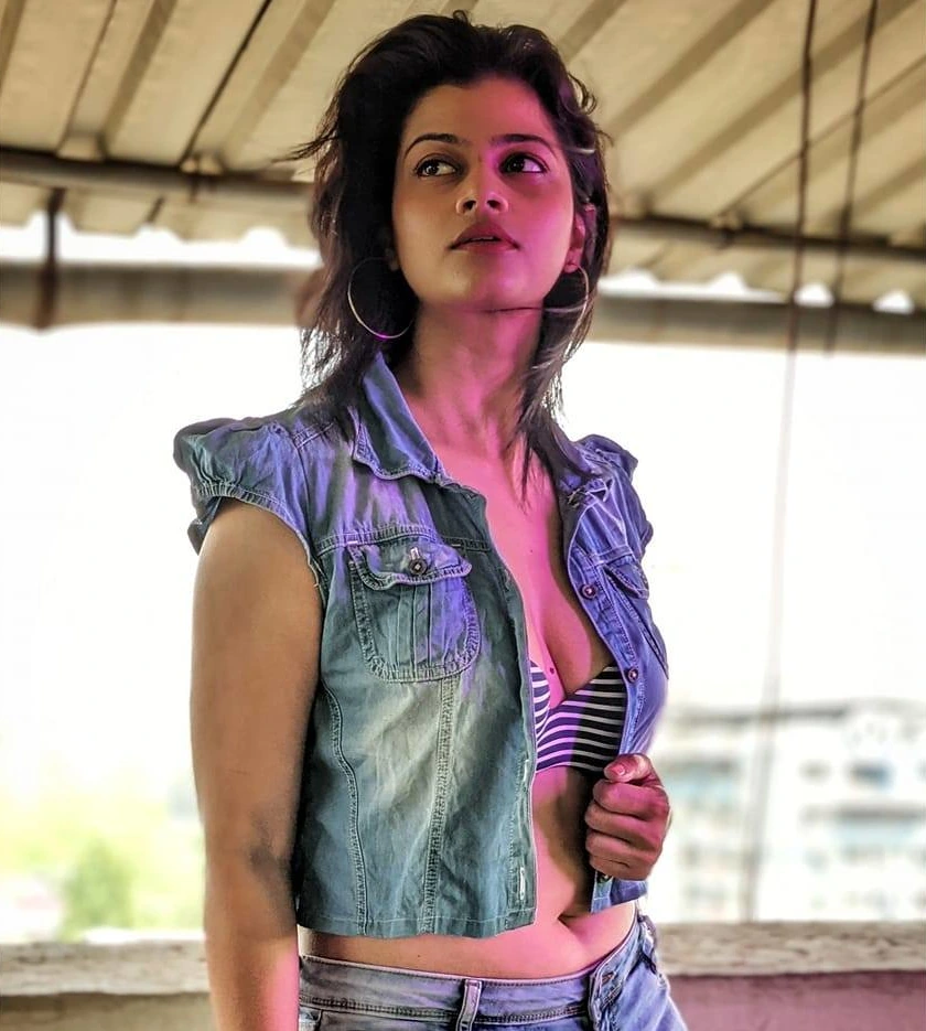 Purva Kaushik Navel