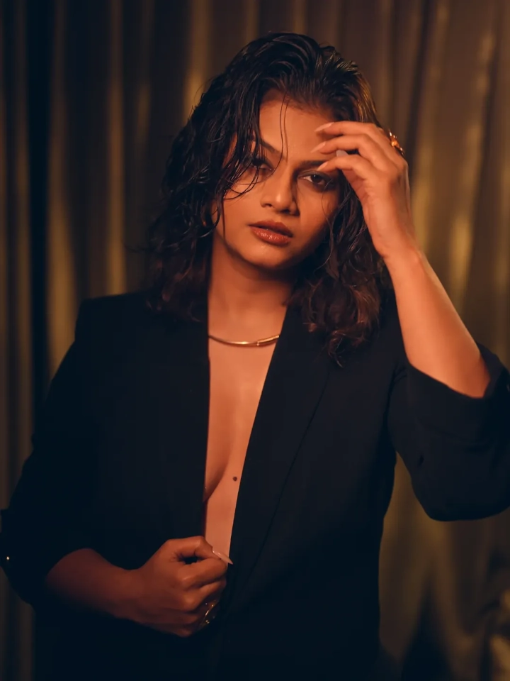 Purva Kaushik's Hot Cleavage