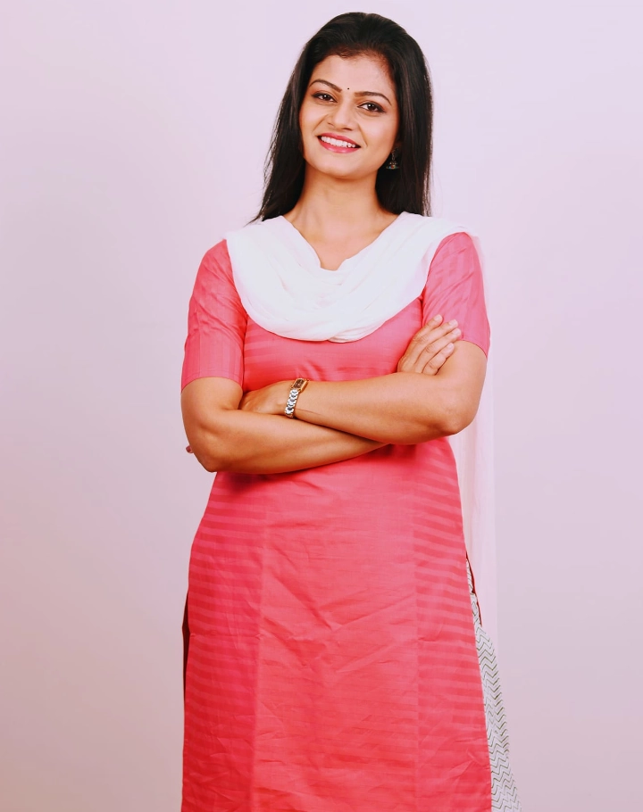 Purva Kaushik's Pretty Looks