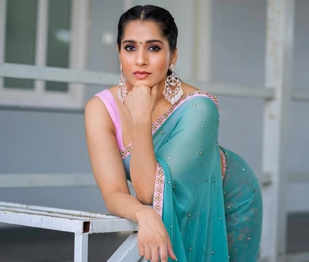 Rashmi Gautam Currently Lives in Hyderabad, Telangana, India