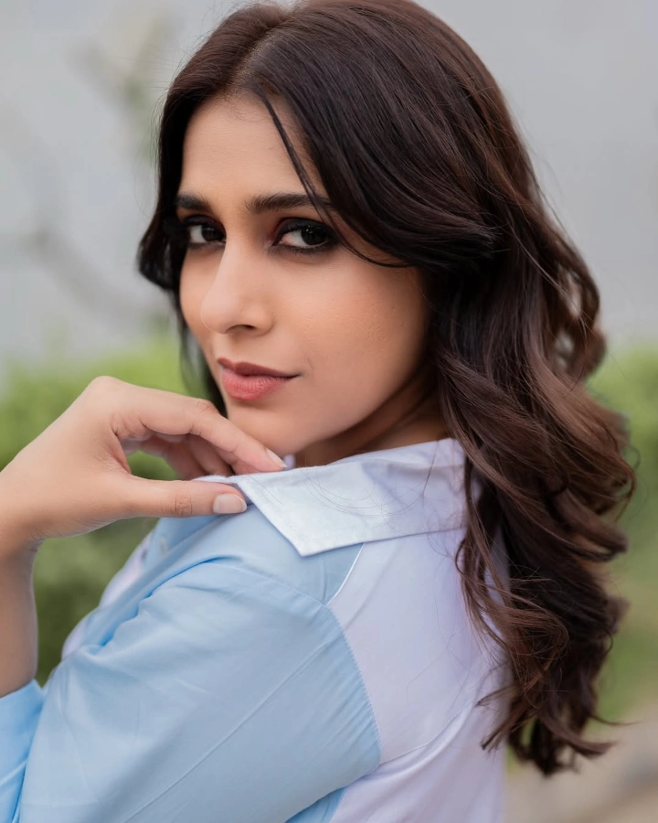 Rashmi Gautam Facebook Images