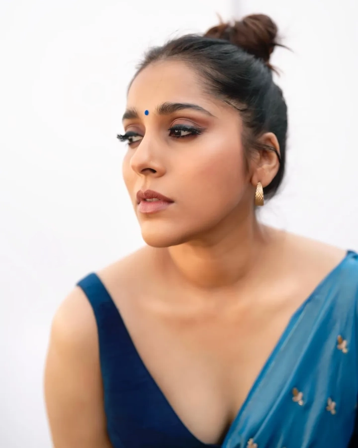 Rashmi Gautam Hottest