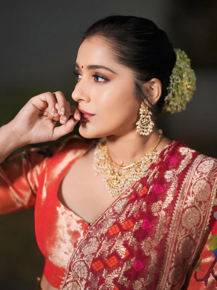 Rashmi Gautam Looking Gorgeous as a Bride